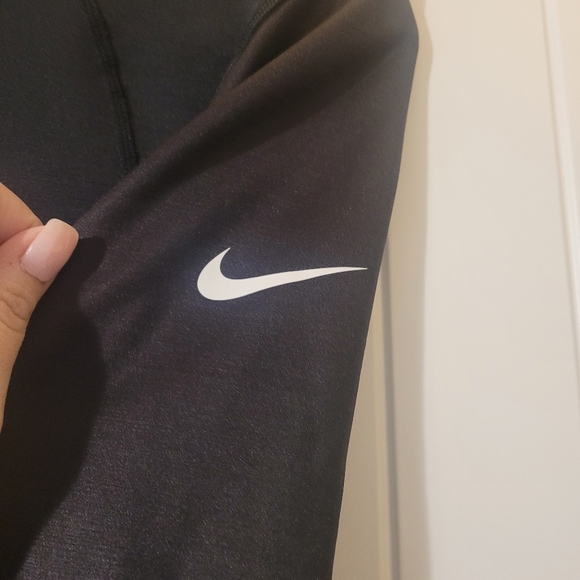 Nike ProHyperWarm Top - Picture 6 of 6